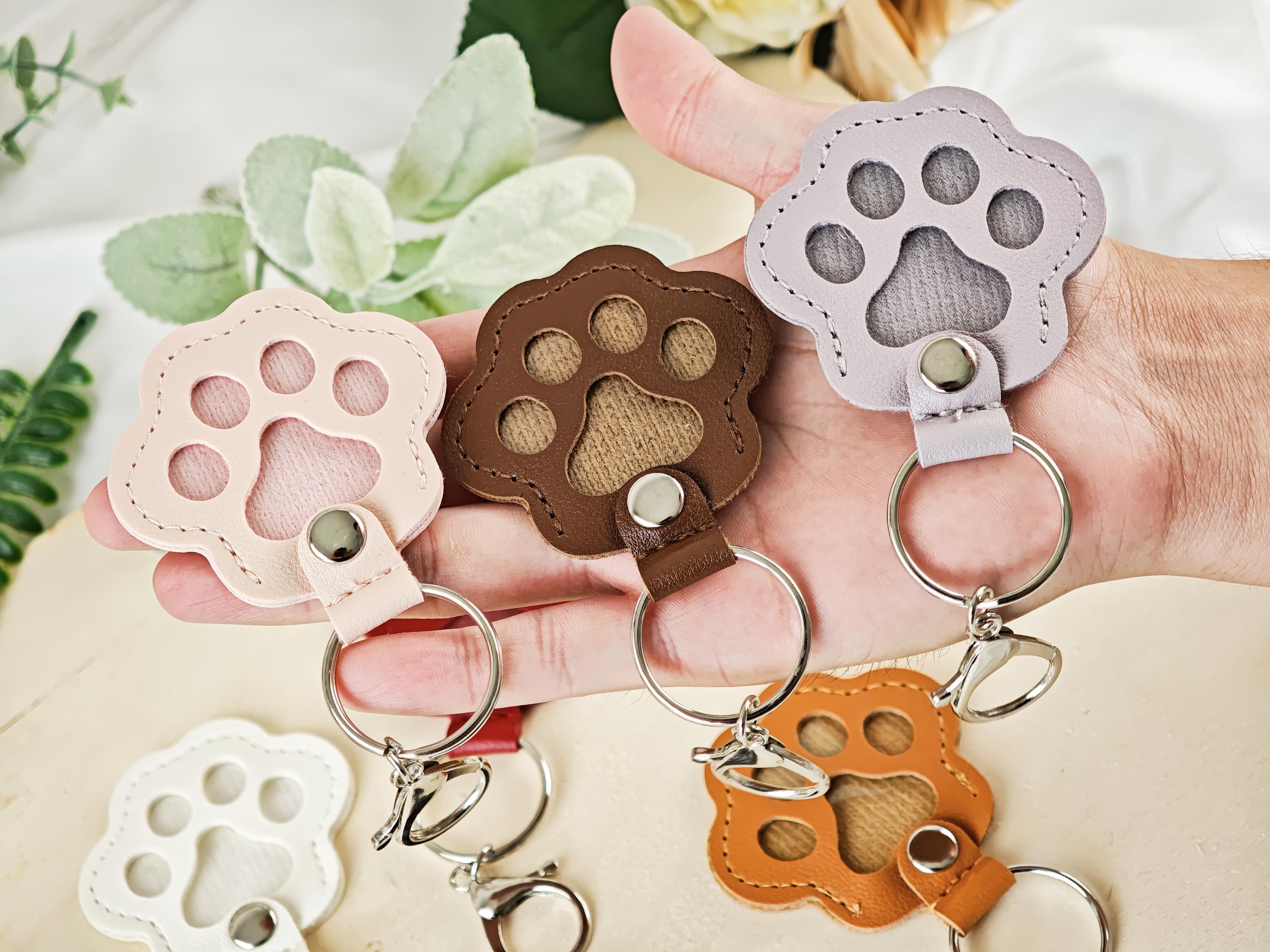 Pet Fur Keepsake Keychain,Dog Fur Keepsake Leather Pouch, Memorial Keychain for Dog,Pet Hair Storing